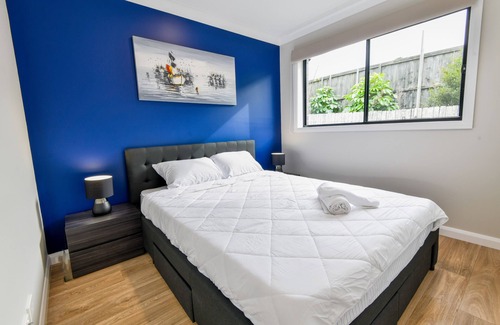 Toukley House | Royal Lake Guest House