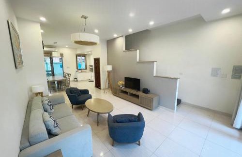 Ha Long Apartment | Royal Lotus Homestay Villa 5 Phòng Ngủ