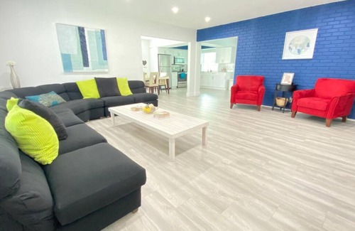 Lauderhill House | Royal Luxe Pool Home near Ft Laud airport and each