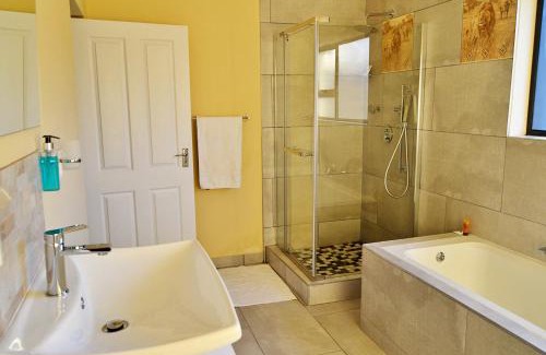 Marloth Park Cabin | Royal Marlothi Kruger Safari Lodge and Spa