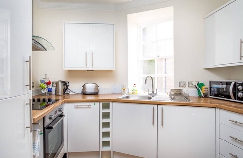 Old Town Apartment | Royal Mile, 357 High Street, Old Town. City Centre. Parking.