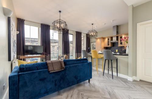 Old Town Apartment | Royal Mile Apartments by Joivy