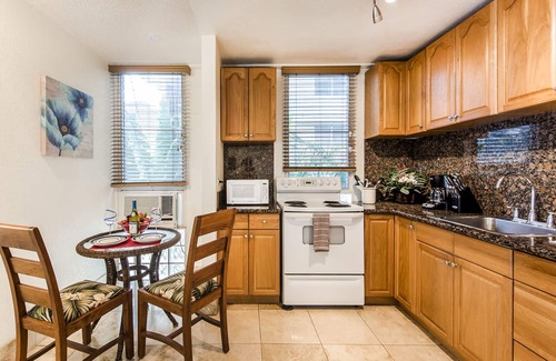 Waikiki Condo | Royal Moana Condo Steps to the Beach & Restaurants w/Full Kitchen & Bbq Grill