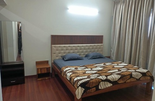 Hadapsar Bed & Breakfast | Royal Nest - Neo