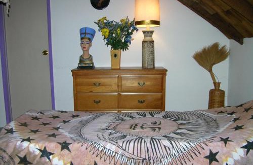 Geyserville House | Royal Nesu Retreat House
