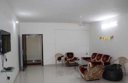 Udaipur District Apartment | Royal orchid 1bhk lake end suite