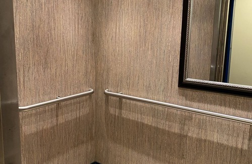 Russian Hill Hotel | Royal Pacific Motor Inn