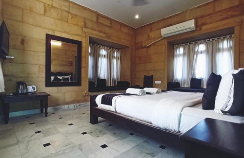 Amar Sagar Pol Bed & Breakfast | Royal Palace Jaisalmer