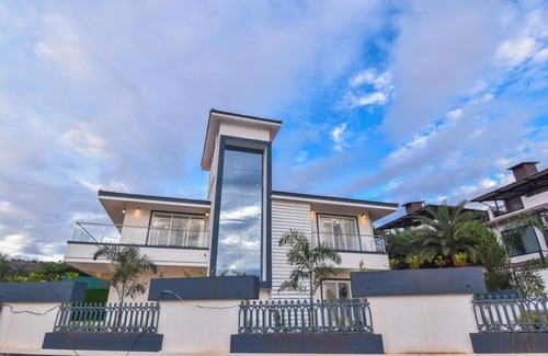 Lonavala Villa | ROYAL PARADISE VILLA - Lonavala