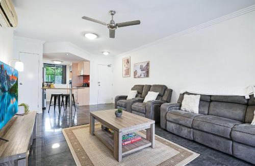Cairns North Apartment | Royal Pavilions 8