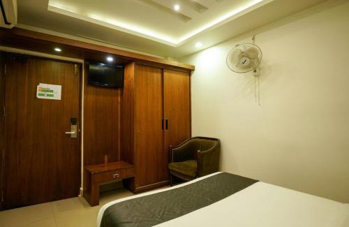 Kozhikode Hotel | Royal Plaza Glitz Inn