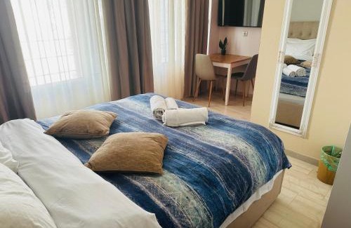 Piraeus Apartment | Royal Red suite No2 PIRAEUS PORT