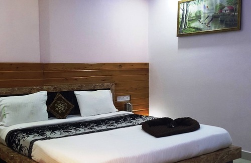 Mahabaleshwar Bed & Breakfast | Royal Resort