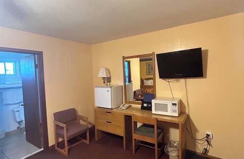 Chariton Hotel | Royal Rest Motel