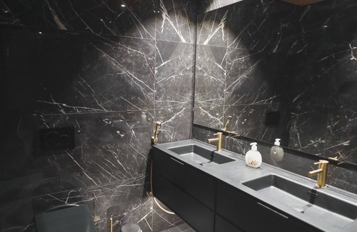 Rovaniemi Apartment | Royal Roi Luxury suite