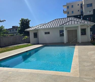 Eden Gardens Apartment | Royal's Kingston Suite 2