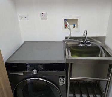 Eden Gardens Apartment | Royal's Kingston Suite 2