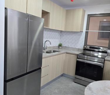 Eden Gardens Apartment | Royal's Kingston Suite
