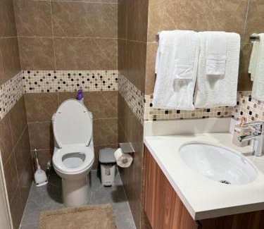 Eden Gardens Apartment | Royal's Kingston Suite