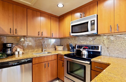 Kailua-Kona Condo | Royal Sea Cliff #415 | Panoramic Views
