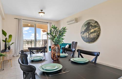 Paphos Apartment | Royal Seacrest amazing location 2 Bed Apartment by VICHY Holidays