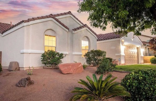 Paradise Hills House | Royal Skyline -Spacious & Modern 3BR w Pool