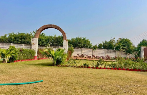 Gurugram Villa | Royal stay farm house