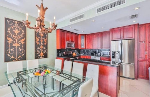 Sunny Isles Beach Apartment | Royal Stay with Ocean View - PH27