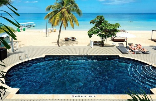 Orange Bay Apartment | Royal Swim-Up Suite w/King Bed, Ocean Views & Direct Pool Access ALL-INCLUSIVE
