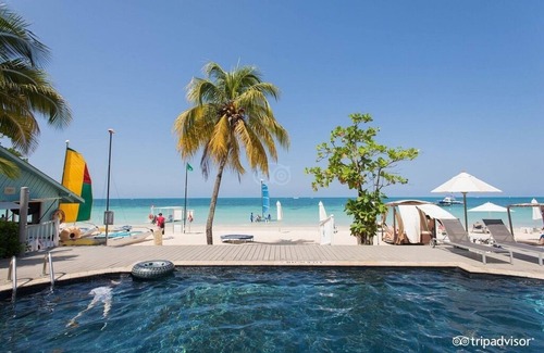 Orange Bay Apartment | Royal Swim-Up Suite w/King Bed, Ocean Views & Direct Pool Access ALL-INCLUSIVE