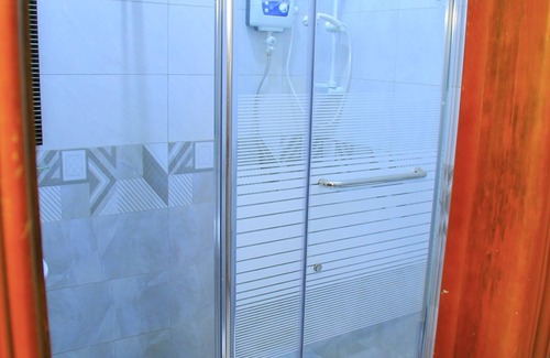 Lubowa Bed & Breakfast | Royal Victoria House
