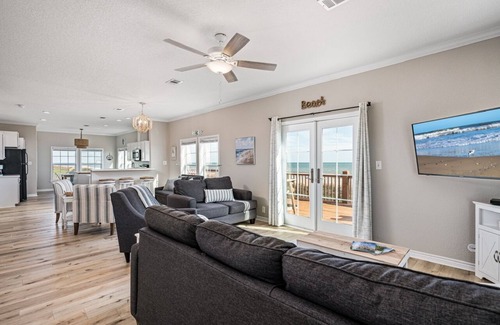 Port Bolivar House | Royal View - 2 Bedroom, 2 Bath, Sleeps 11 - Beach Front!1