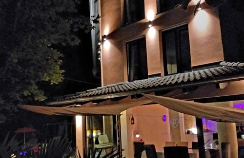 Lerchenau-West House | Royal Villa at Heart of Munich