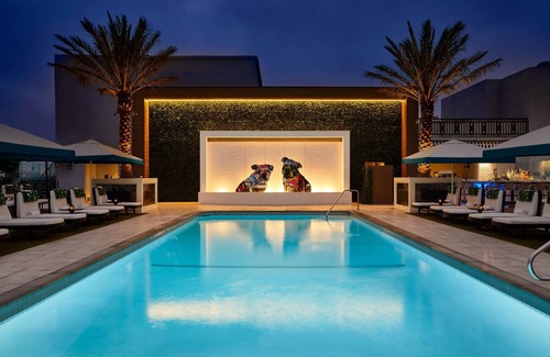 Norma Triangle House | Royal Vista Suite at The London West w/Rooftop Pool Near Beverly Hills