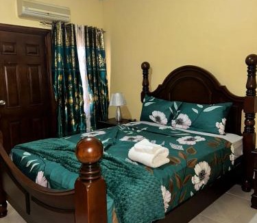 Jack's Hill Apartment | Royale Deluxe at Dillsbury XL
