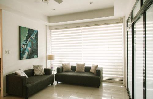 Tagum Bed & Breakfast | Royale House Hotel Davao powered by Cocotel
