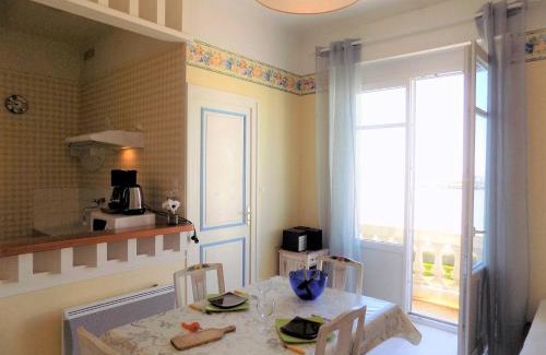 Pontaillac Apartment | Royan PONTAILLAC - STUDIO PLEINE VUE MER - Ideal PETIT BUDGET