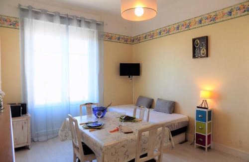 Pontaillac Apartment | Royan PONTAILLAC - STUDIO PLEINE VUE MER - Ideal PETIT BUDGET
