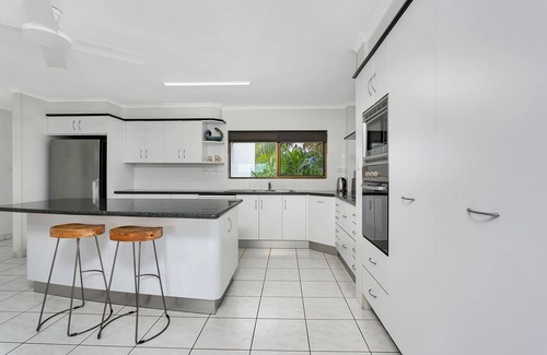 Trinity Beach Apartment | Roydon Beachfront Apartments