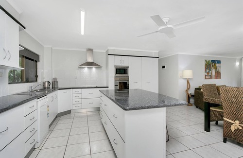 Trinity Beach Apartment | Roydon Beachfront Apartments