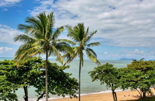Trinity Beach Apartment | Roydon Beachfront Apartments
