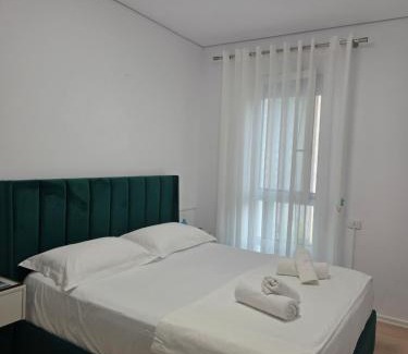 Ishem Apartment | "Rozana Seaside Luxury" San Pietro, Gjiri i Lalzit