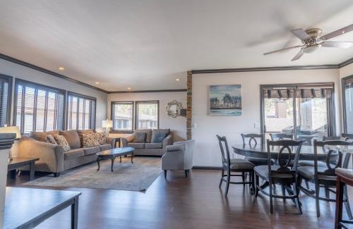 June Lake Apartment | Rr-edgewater16