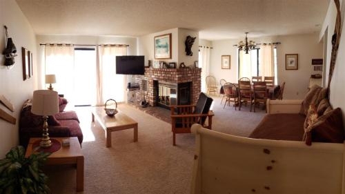 June Lake Apartment | Rr-interlaken 13