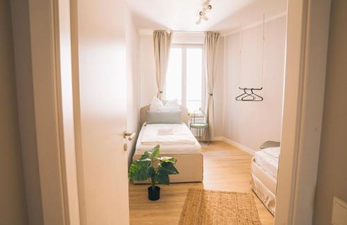 Giebichenstein Apartment | RR - NEW - Beautiful Apartment 80qm - Lift - WIFI