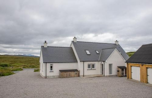 Caroy House | Ruadh