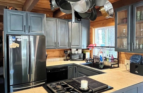 McKinney Estates Cabin | Rubicon Retreat | Near Rubicon Trail w/Sauna