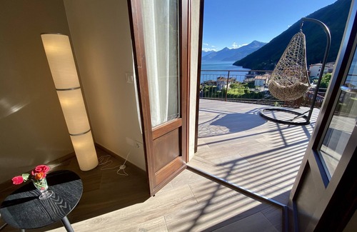 Lezzeno House | RUBINO NEW! NEAR BELLAGIO! BALCONY GARDEN, & STUNNING VIEW!