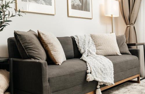 Westwood Apartment | Ruby 2-Bedroom Apartment