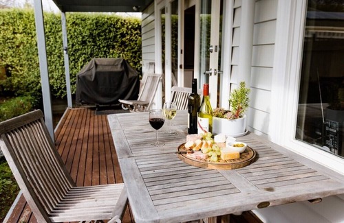 Point Lonsdale Cottage | Ruby Cottage at Lonsdale Palms